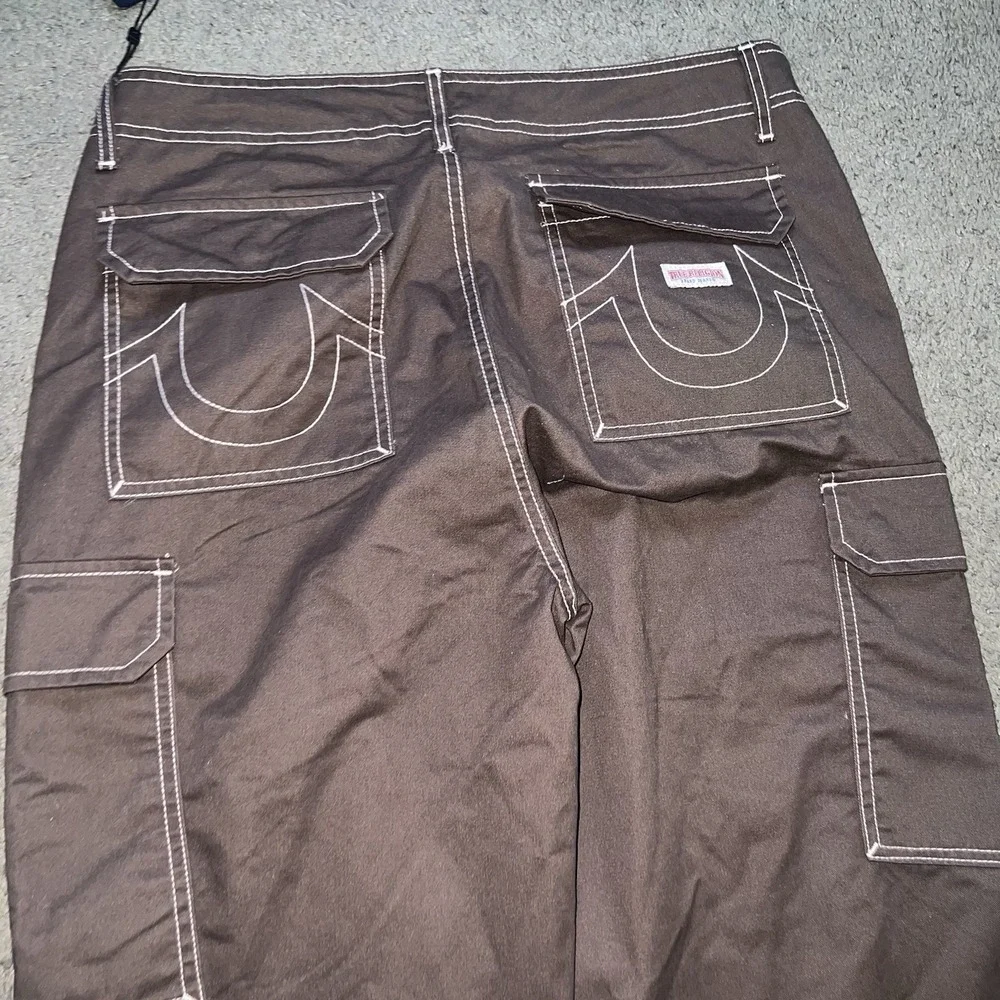 NWT True Religion Brand Jeans 108335 Men's Bracken Brown Cargo Pants Size 34x32‎
